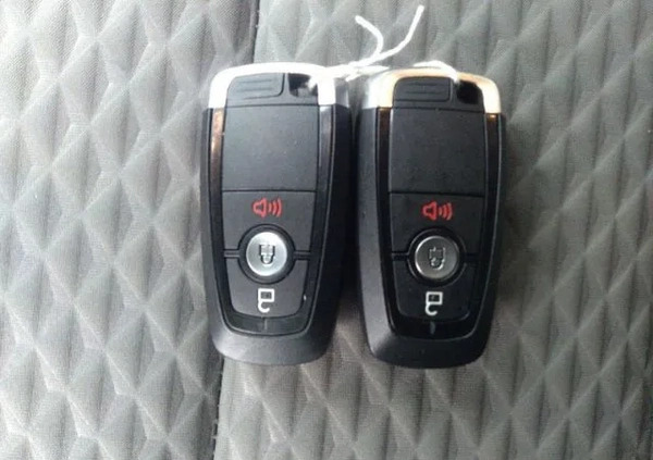 Ford Escape cena 59900 przebieg: 20253, rok produkcji 2020 z Kowary małe 191